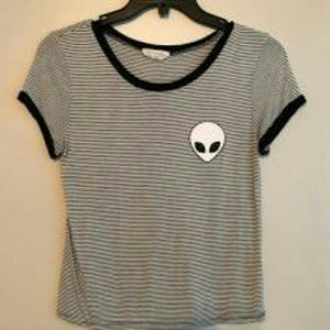 alien head cropped ringer tee